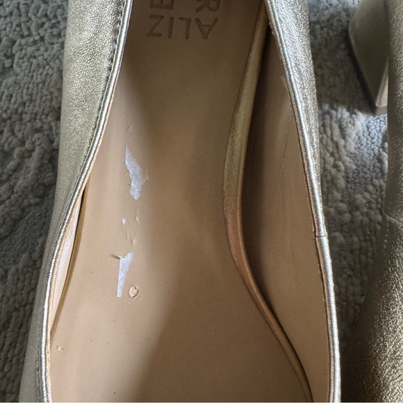 Naturalizer Malynn gold pointed Toe Pumps leather slip on low block heel 9.5 W - Picture 11 of 14